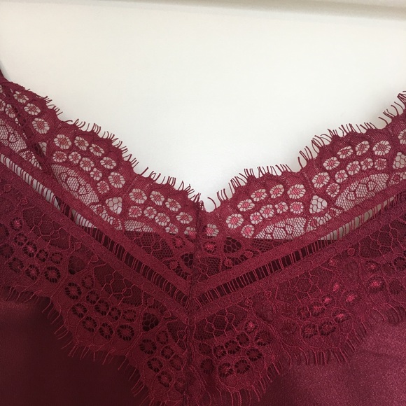 Lacey burgundy tank top - Picture 2 of 3